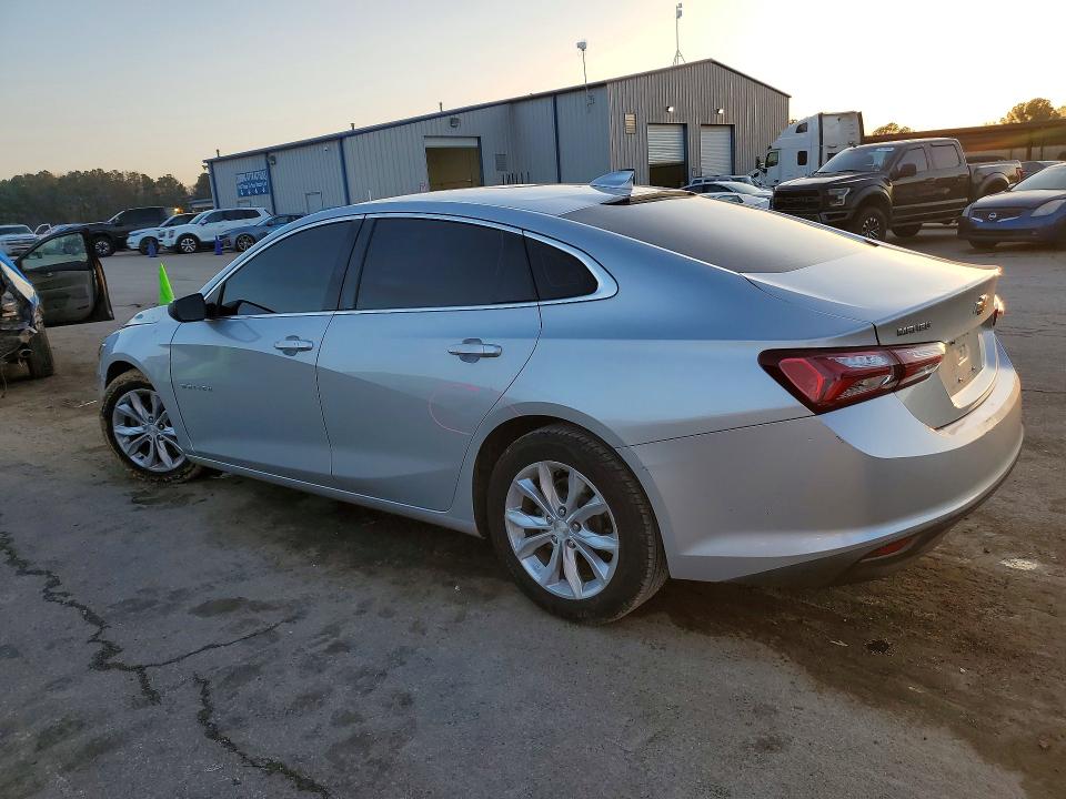Photo 2 from auction – 2019 CHEVROLET MALIBU LT with VIN 1G1ZD5ST3KF158082