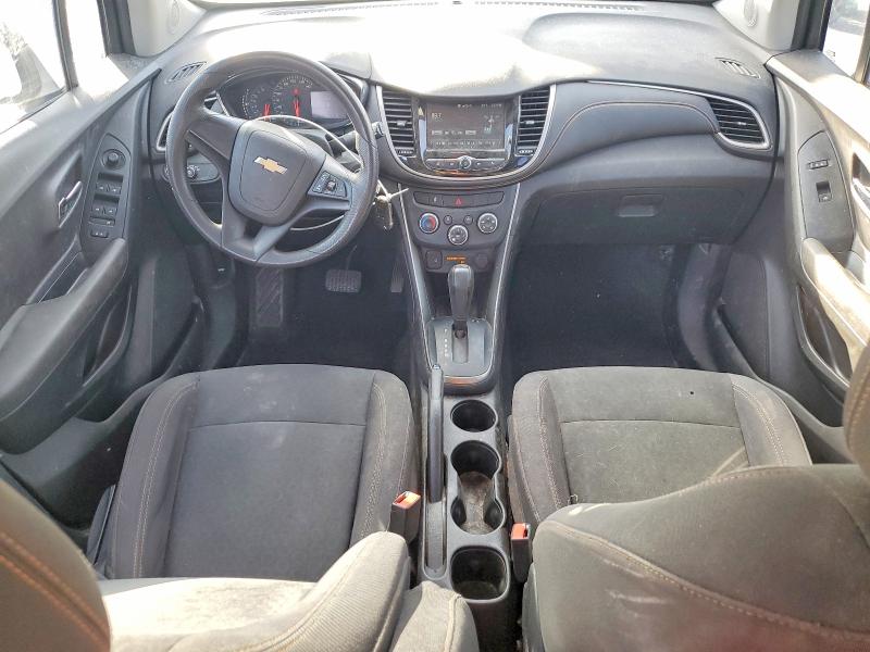 Photo 8 from auction – 2017 CHEVROLET TRAX with VIN 3GNCJKSB8HL267770