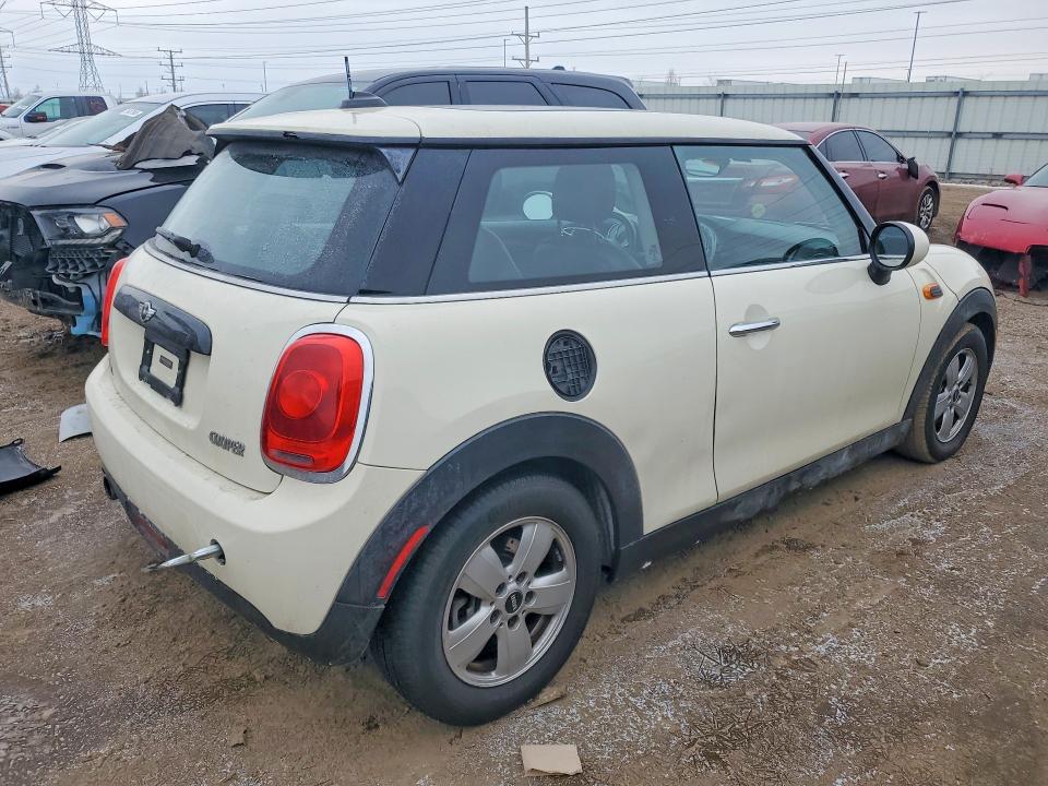 Photo 3 from auction – 2016 MINI COOPER with VIN WMWXP5C51G3B14967