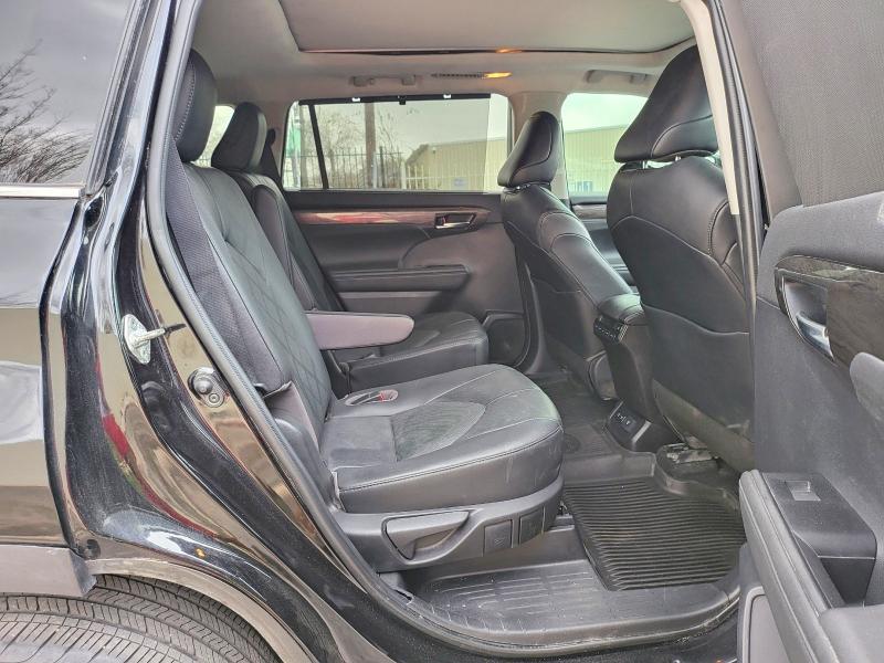 Photo 6 from auction – 2020 TOYOTA HIGHLANDER with VIN 5TDFZRBH4LS035018