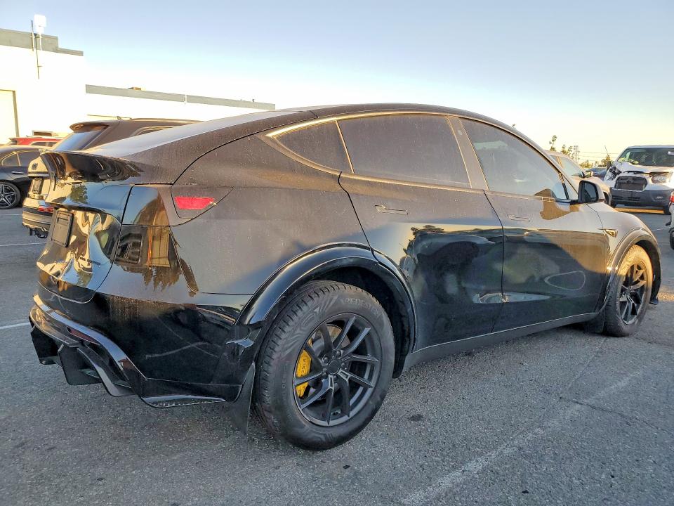Photo 3 from auction – 2023 TESLA MODEL Y with VIN 7SAYGDEE6PA116633