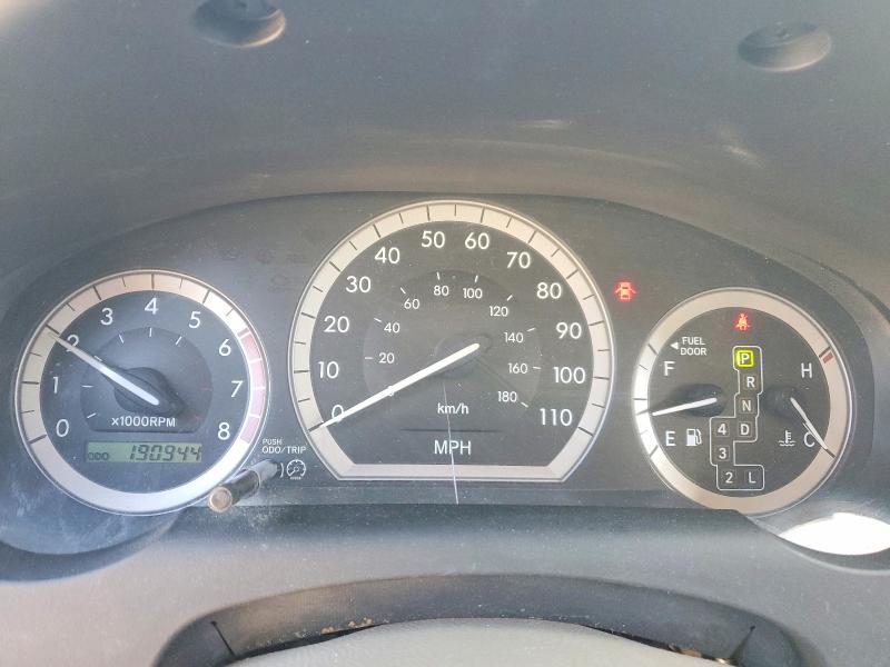 Photo 9 from auction – 2004 TOYOTA SIENNA CE with VIN 5TDZA23C04S000265