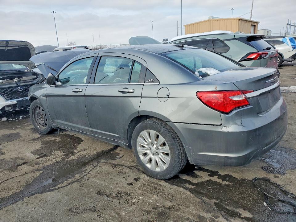 Photo 2 from auction – 2012 CHRYSLER 200 LX with VIN 1C3CCBAB0CN319006