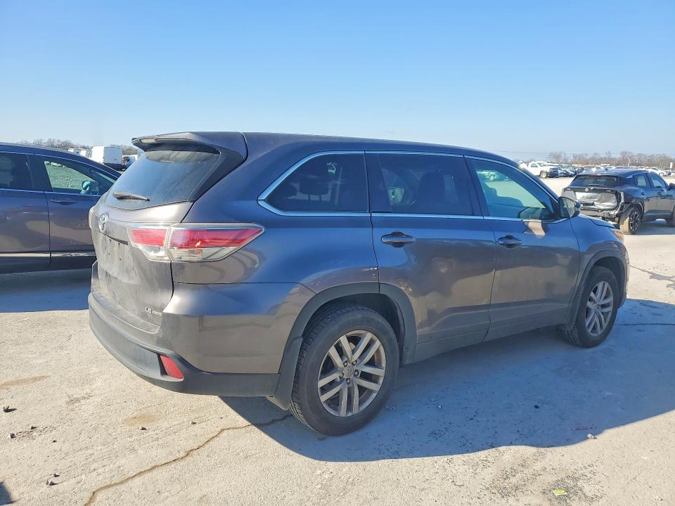 Photo 3 from auction – 2014 TOYOTA HIGHLANDER with VIN 5TDBKRFH7ES043209