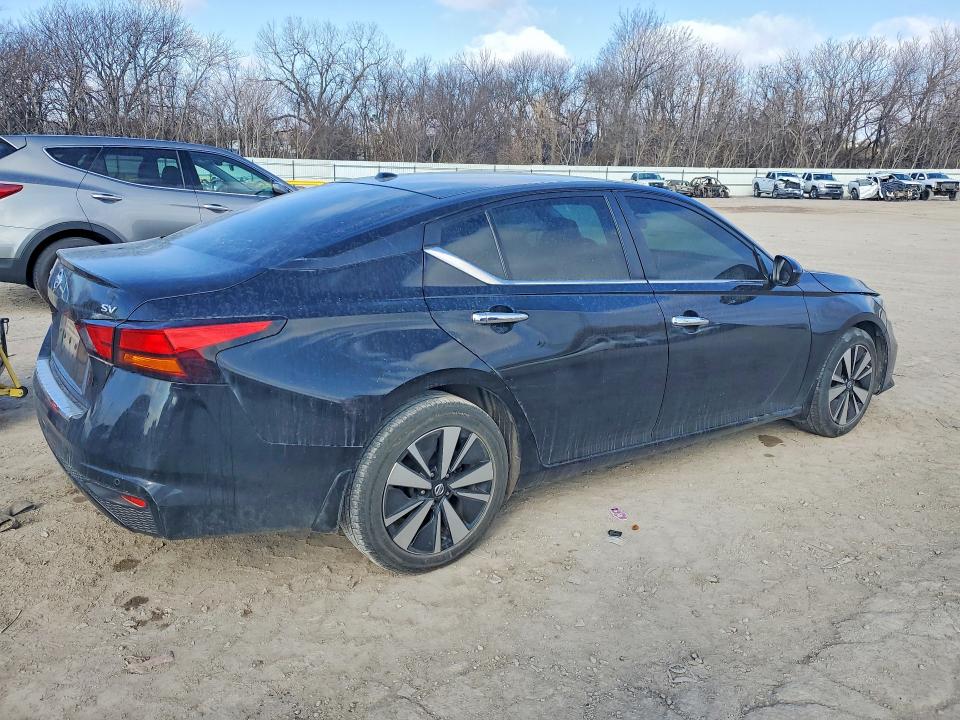 Photo 3 from auction – 2021 NISSAN ALTIMA SV with VIN 1N4BL4DV1MN379683