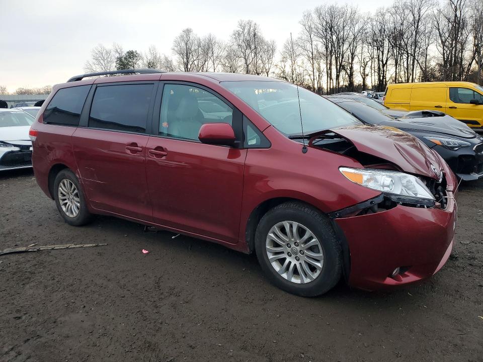 Photo 4 from auction – 2012 TOYOTA SIENNA with VIN 5TDYK3DC4CS233609