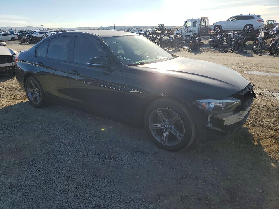 Photo 4 from auction – 2014 BMW 328 with VIN WBA3C1C5XEK107373