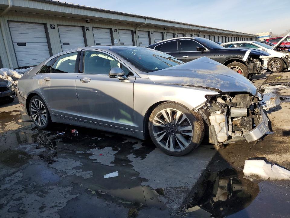 Photo 4 from auction – 2020 LINCOLN MKZ with VIN 3LN6L5E90LR607733