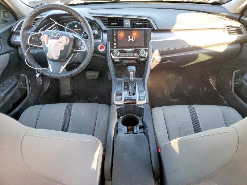 Photo 8 from auction – 2016 HONDA CIVIC with VIN 19XFC1F30GE018041
