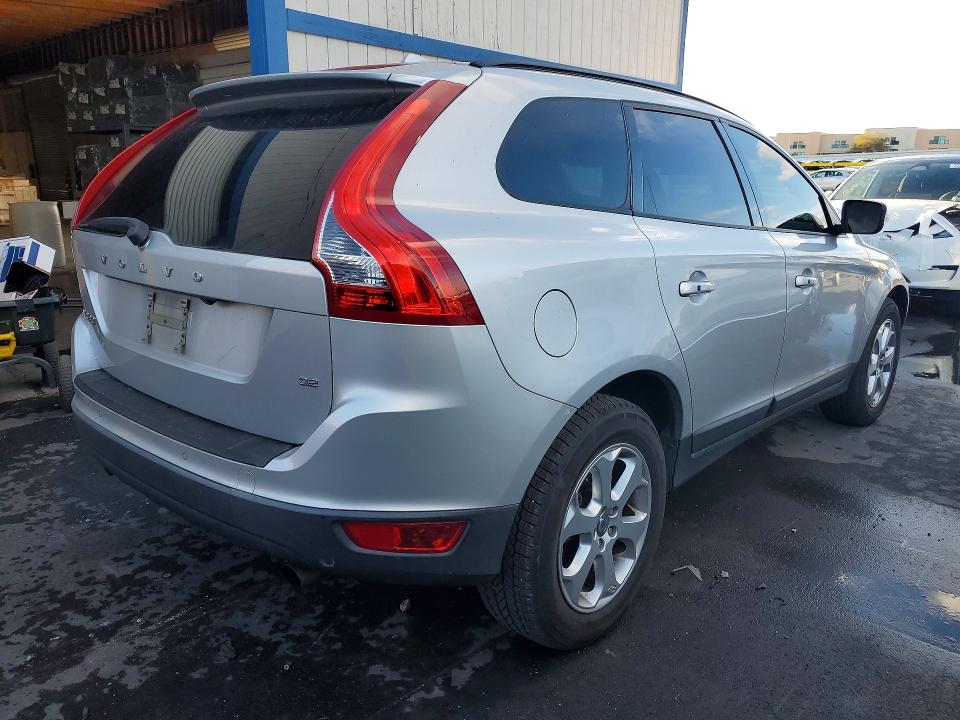 Photo 3 from auction – 2010 VOLVO XC60 with VIN YV4960DL6A2124092