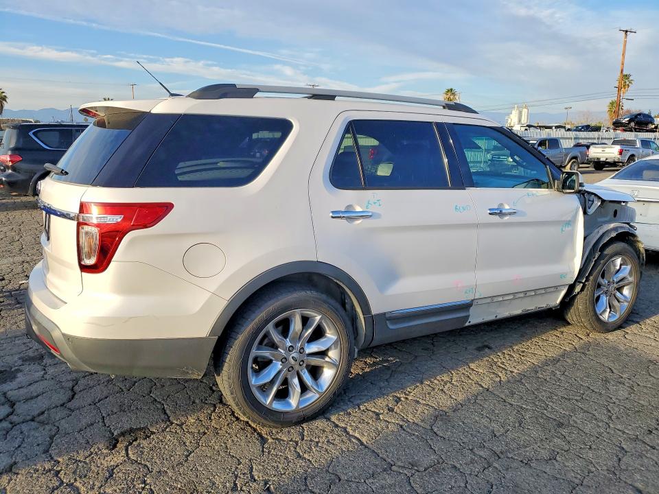 Photo 3 from auction – 2013 FORD EXPLORER L with VIN 1FM5K7F84DGB59537