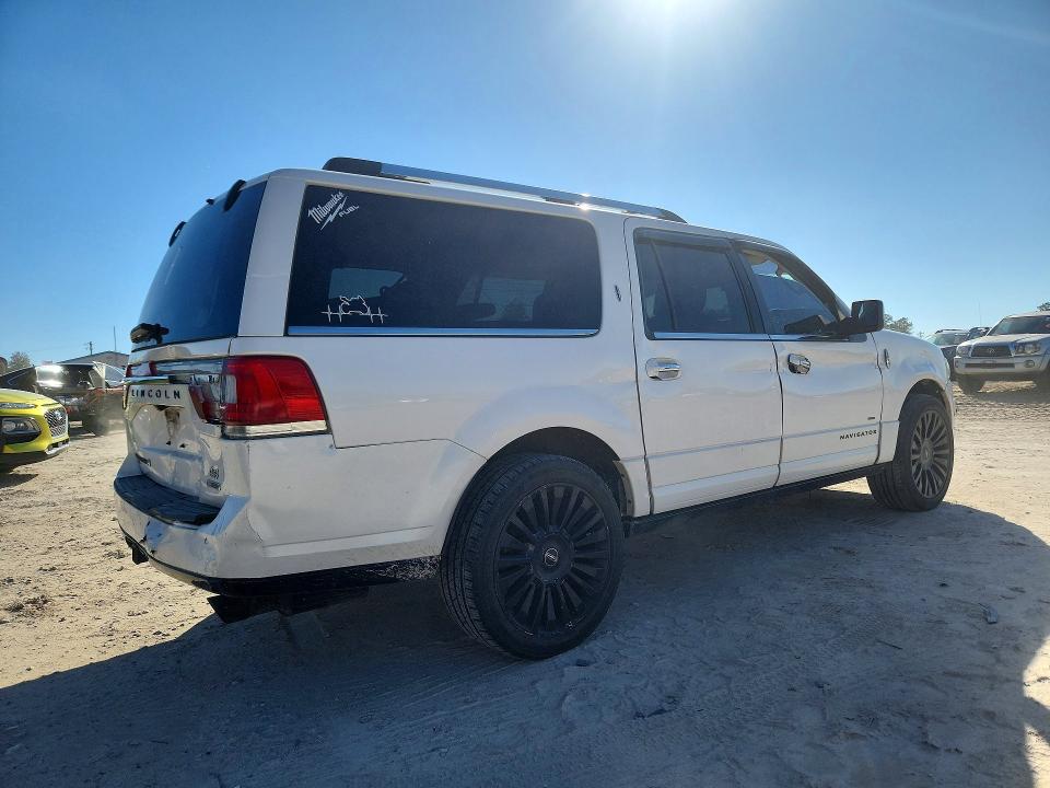 Photo 3 from auction – 2015 LINCOLN NAVIGATOR with VIN 5LMJJ3JT2FEJ05798
