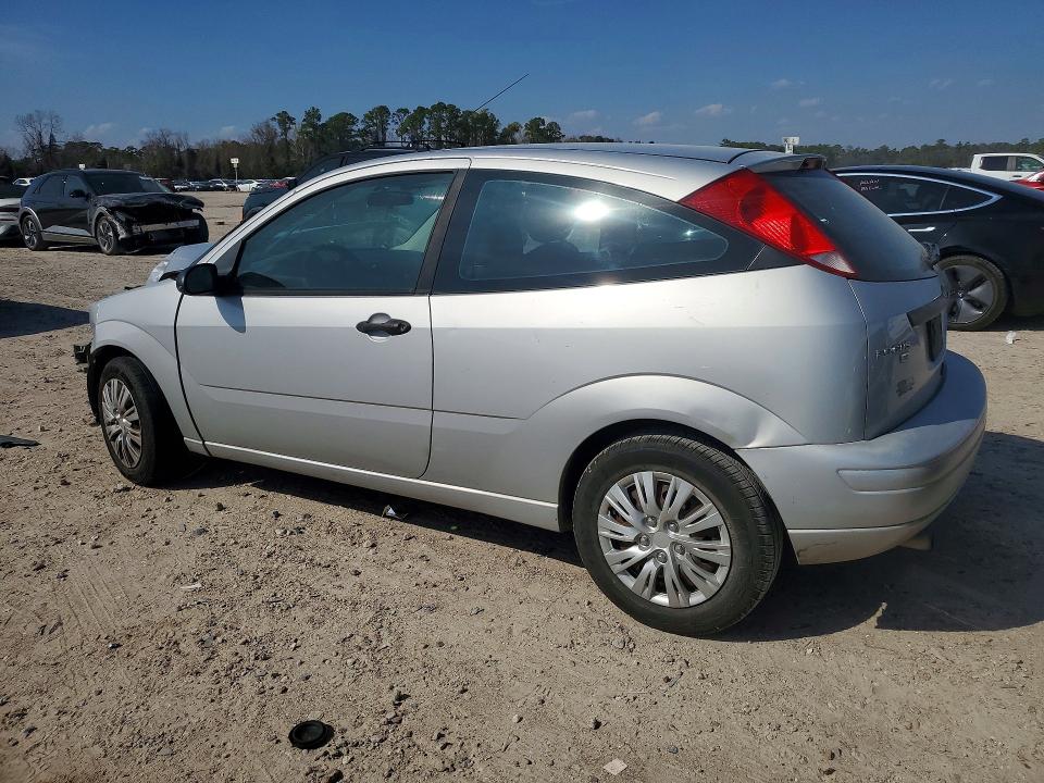 Photo 2 from auction – 2005 FORD FOCUS with VIN 3FAFP31N55R161197