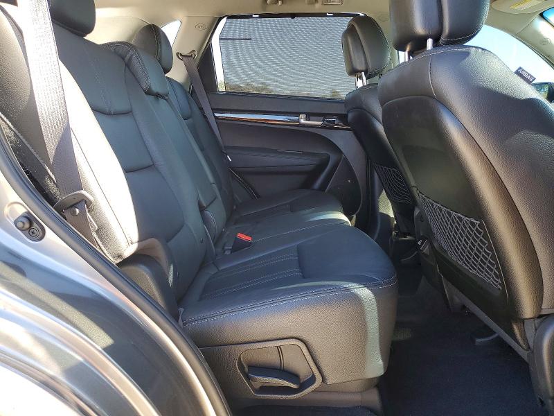Photo 11 from auction – 2015 KIA SORENTO with VIN 5XYKW4A72FG556677