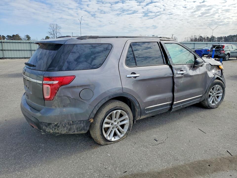 Photo 3 from auction – 2013 FORD EXPLORER with VIN 1FM5K7D86DGC43152