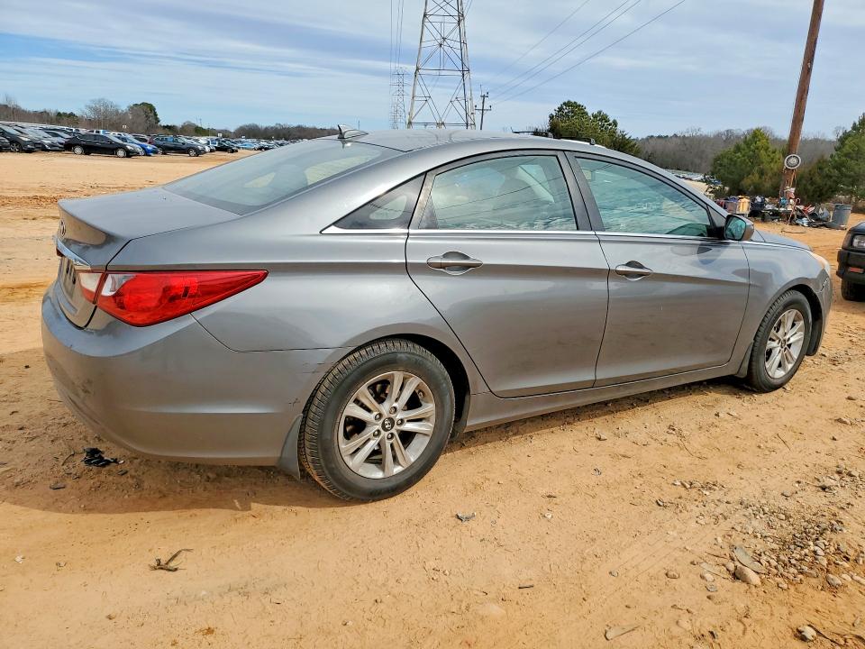 Photo 3 from auction – 2012 HYUNDAI SONATA with VIN 5NPEB4ACXCH481947