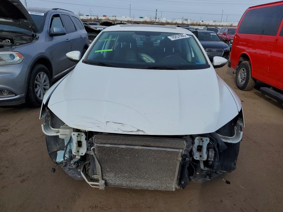 Photo 5 from auction – 2017 VOLKSWAGEN PASSAT with VIN 1VWGT7A32HC017459
