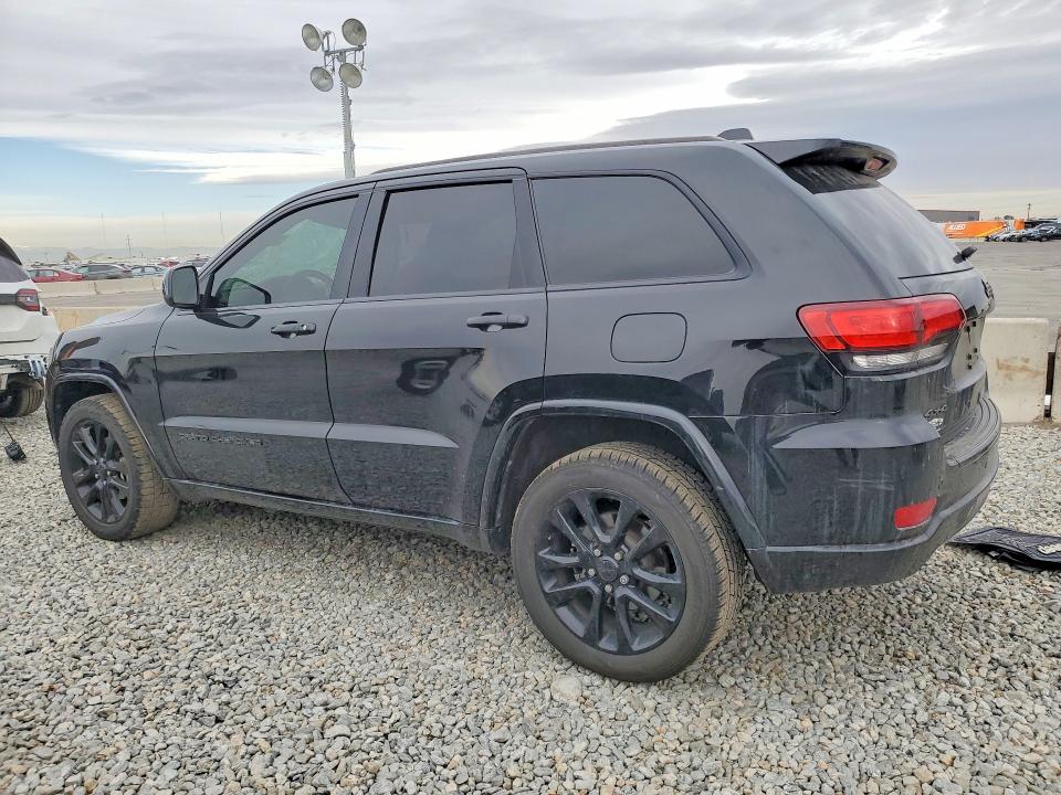 Photo 2 from auction – 2017 JEEP GRAND CHER with VIN 1C4RJFAG2HC714547