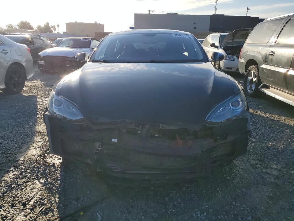 Photo 5 from auction – 2013 TESLA MODEL S with VIN 5YJSA1DG2DFP11676