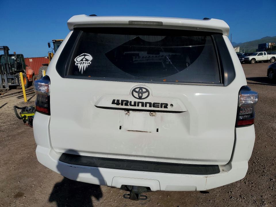 Photo 6 from auction – 2018 TOYOTA 4RUNNER SR with VIN JTEZU5JRXJ5188189