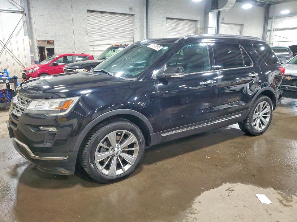 FORD EXPLORER L 2018 with VIN 1FM5K8F81JGB31440 - Photo from auction