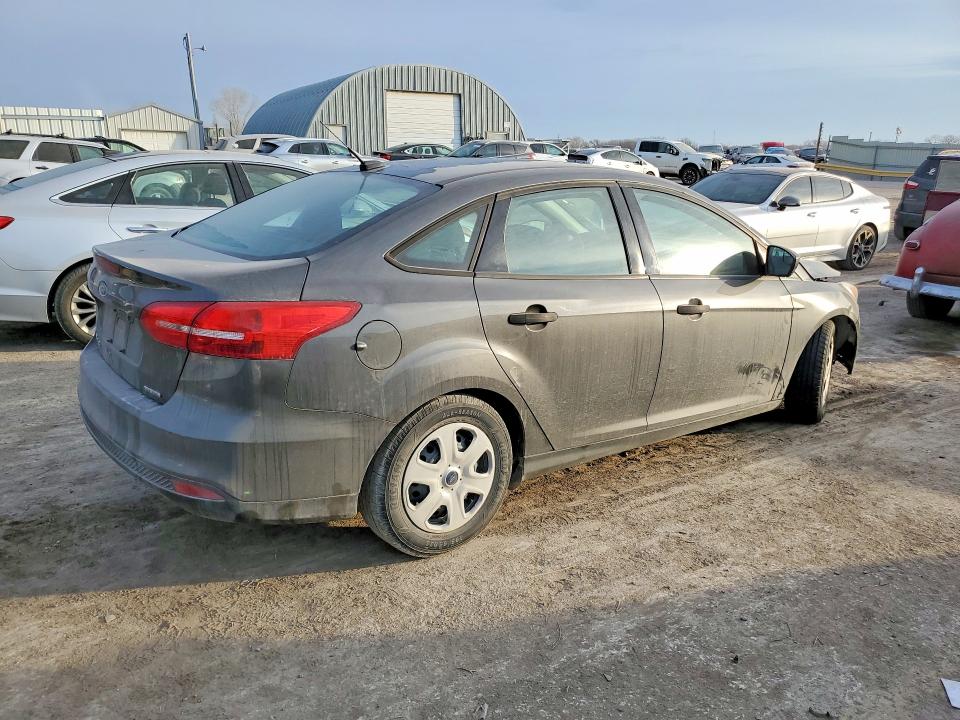 Photo 3 from auction – 2016 FORD FOCUS with VIN 1FADP3E29GL315161