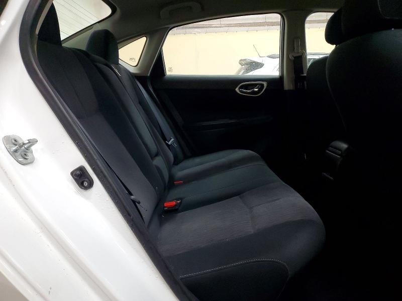Photo 10 from auction – 2015 NISSAN SENTRA S with VIN 3N1AB7AP2FL655939