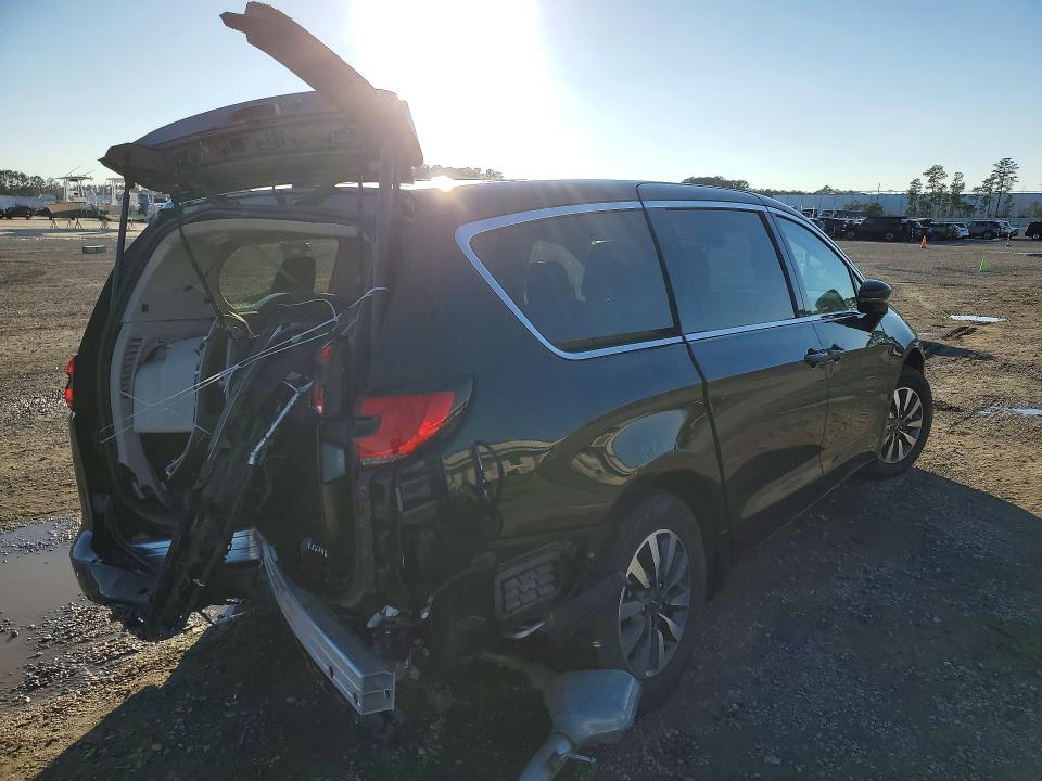 Photo 3 from auction – 2024 CHRYSLER PACIFICA with VIN 2C4RC1S73RR150122