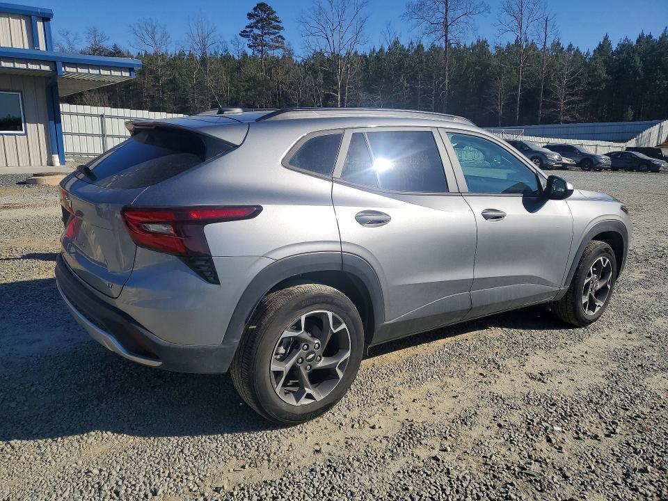 Photo 3 from auction – 2025 CHEVROLET TRAX with VIN KL77LHEP2SC020811
