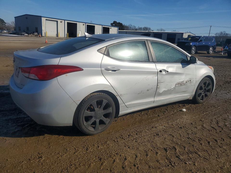Photo 3 from auction – 2011 HYUNDAI ELANTRA with VIN 5NPDH4AE6BH003034