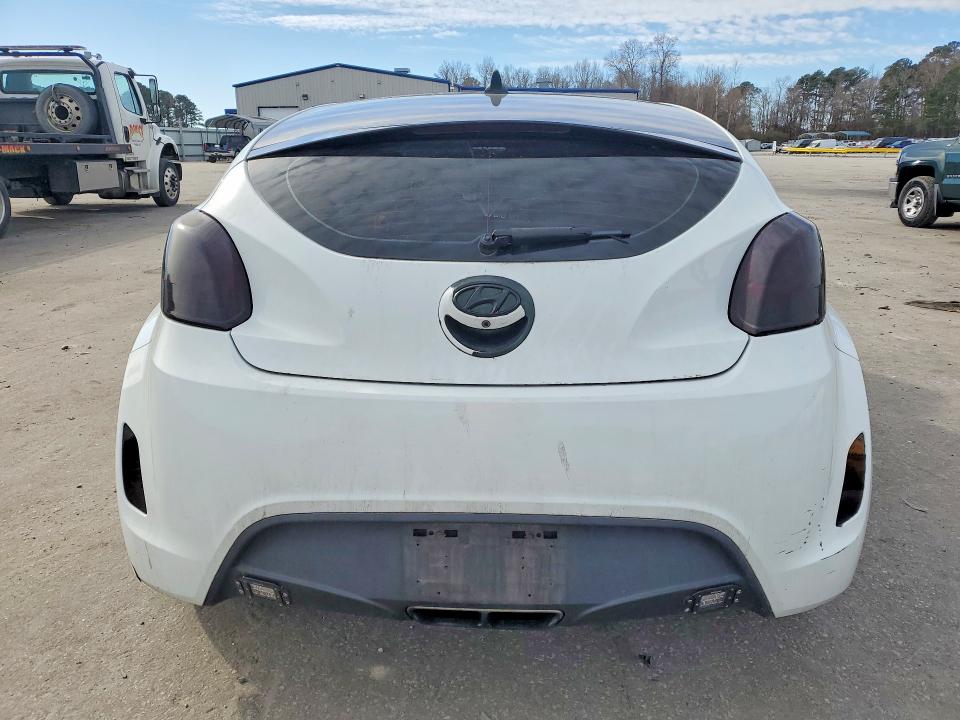 Photo 6 from auction – 2016 HYUNDAI VELOSTER with VIN KMHTC6AD1GU265436