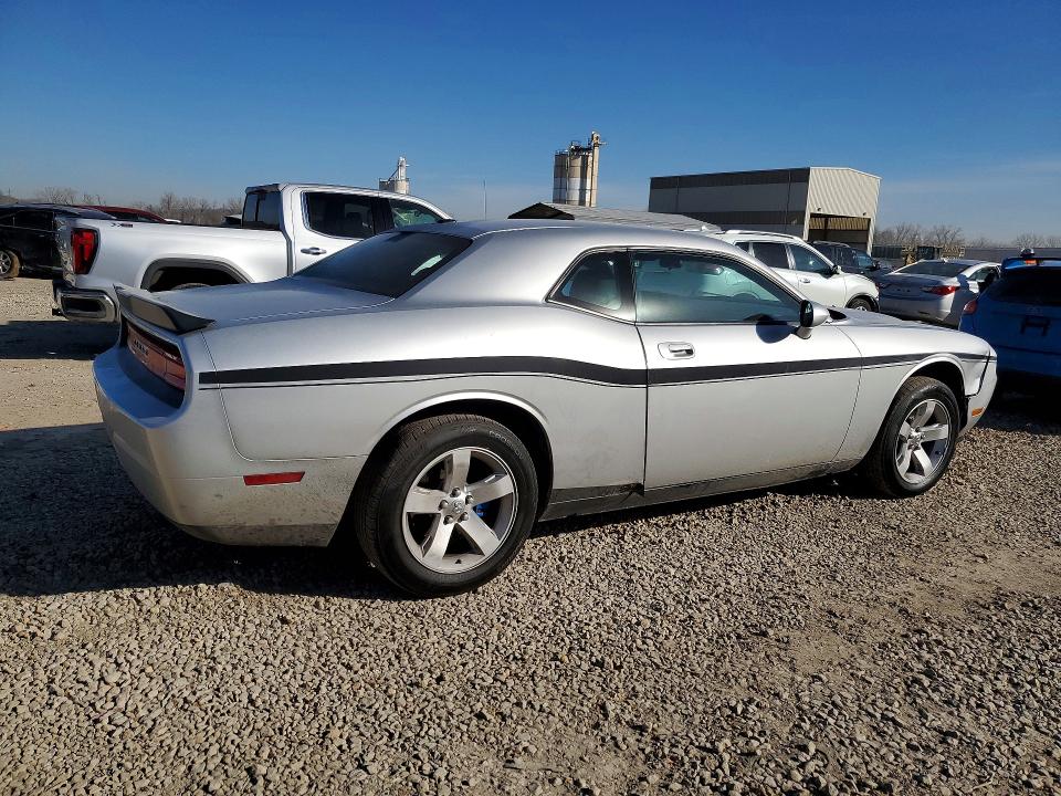 Photo 3 from auction – 2010 DODGE CHALLENGER with VIN 2B3CJ4DV9AH219111