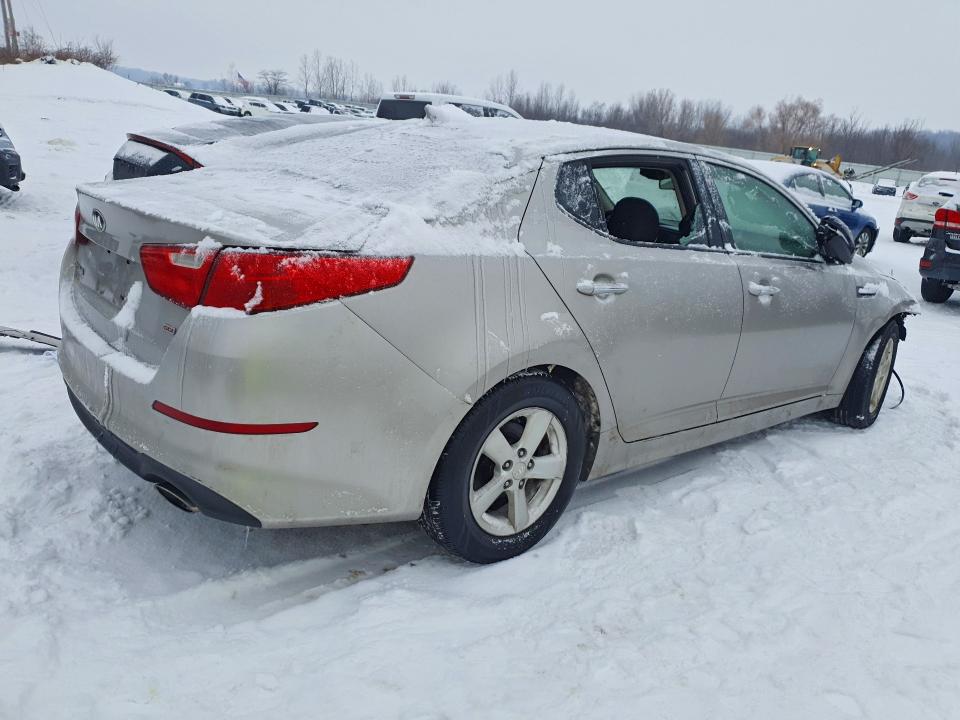 Photo 3 from auction – 2015 KIA OPTIMA with VIN KNAGM4A70F5555982