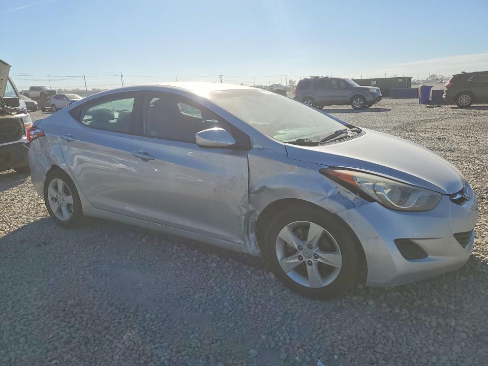 Photo 4 from auction – 2011 HYUNDAI ELANTRA with VIN 5NPDH4AE1BH019173