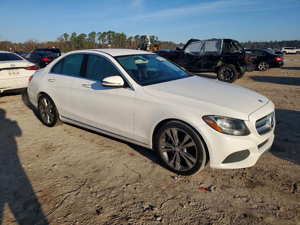 Photo 4 from auction – 2016 MERCEDES-BENZ C with VIN 55SWF4JB5GU106583