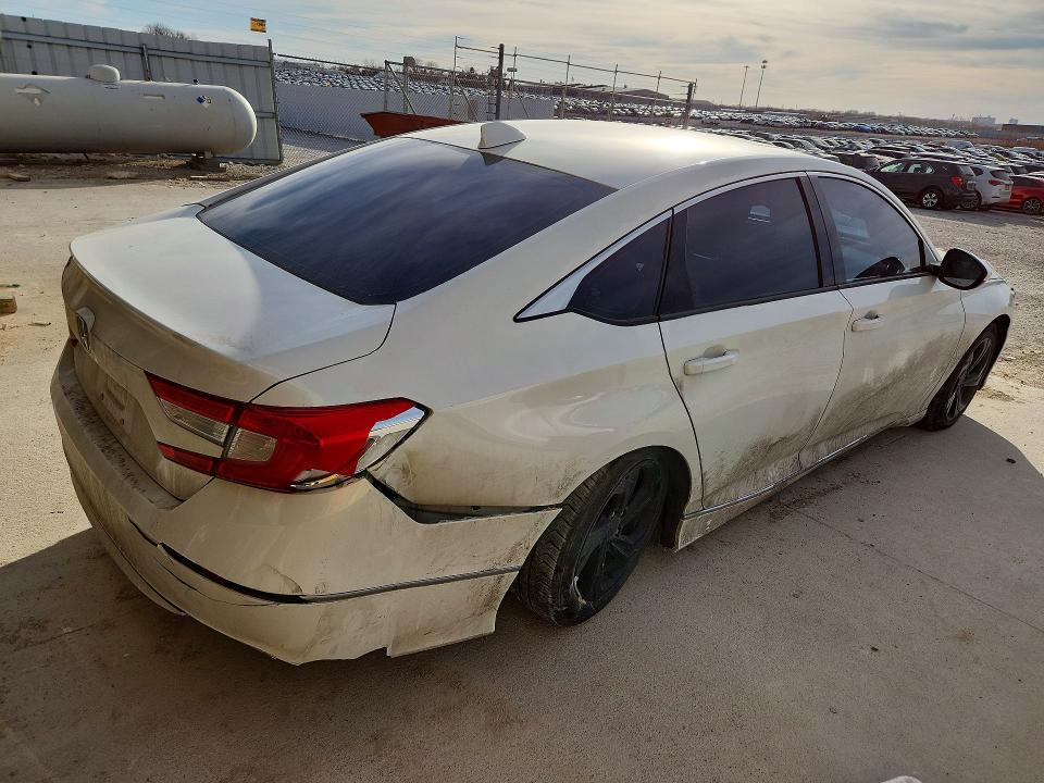 Photo 3 from auction – 2018 HONDA ACCORD with VIN 1HGCV1F47JA017129