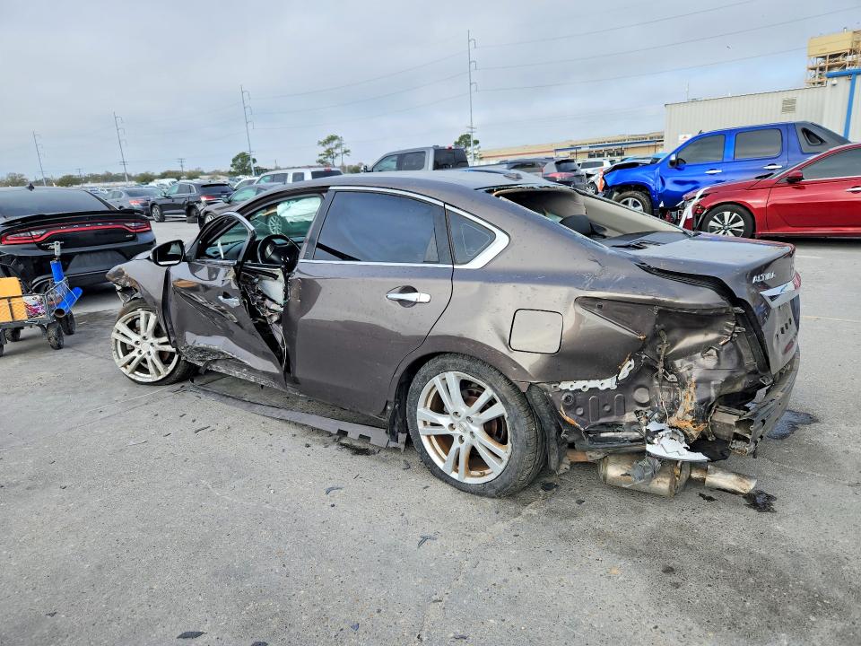 Photo 2 from auction – 2015 NISSAN ALTIMA 3.5 with VIN 1N4BL3AP5FC492163