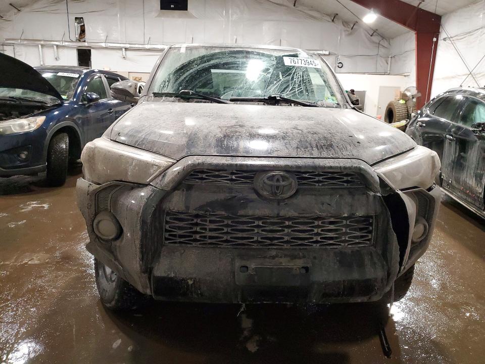 Photo 5 from auction – 2016 TOYOTA 4RUNNER SR with VIN JTEBU5JR9G5395795