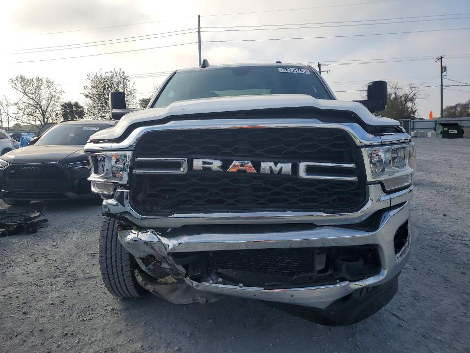 Photo 5 from auction – 2022 RAM 2500 with VIN 3C6UR5HL9NG193827