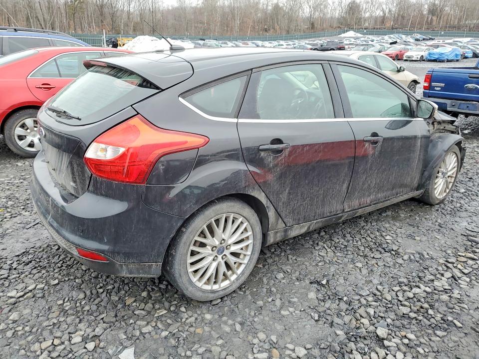 Photo 3 from auction – 2012 FORD FOCUS SEL with VIN 1FAHP3M22CL407564