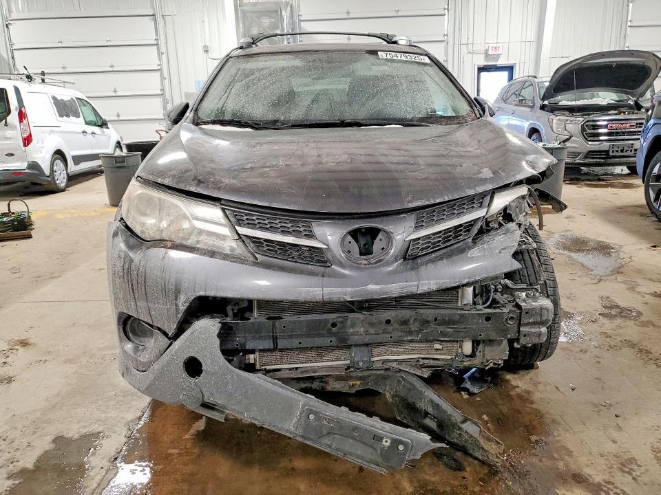 Photo 5 from auction – 2015 TOYOTA RAV4 LE with VIN JTMBFREV2FD145607