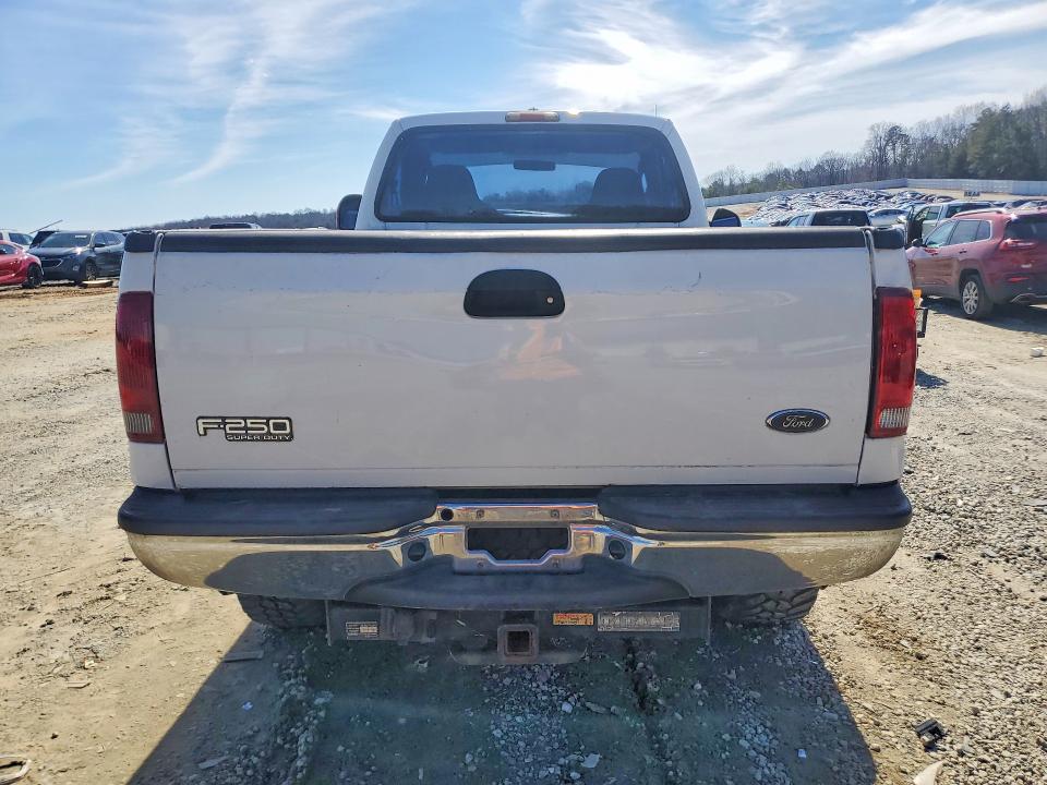 Zdjęcie 6 z aukcji – 2004 FORD F250 SUPER z VIN 1FTNF21P64EA26896