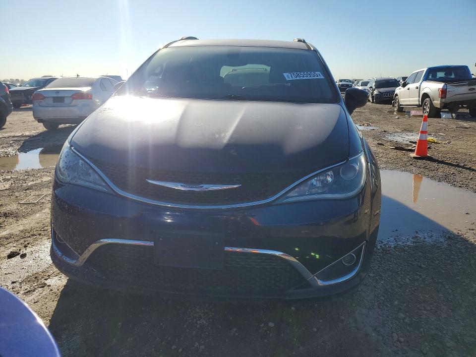 Photo 5 from auction – 2017 CHRYSLER PACIFICA with VIN 2C4RC1BG4HR702502