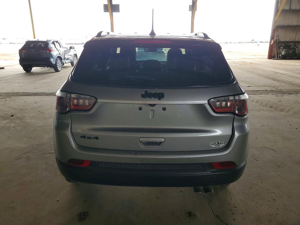 Foto 6 de la subasta – 2021 JEEP COMPASS LA con VIN 3C4NJDBB5MT586518