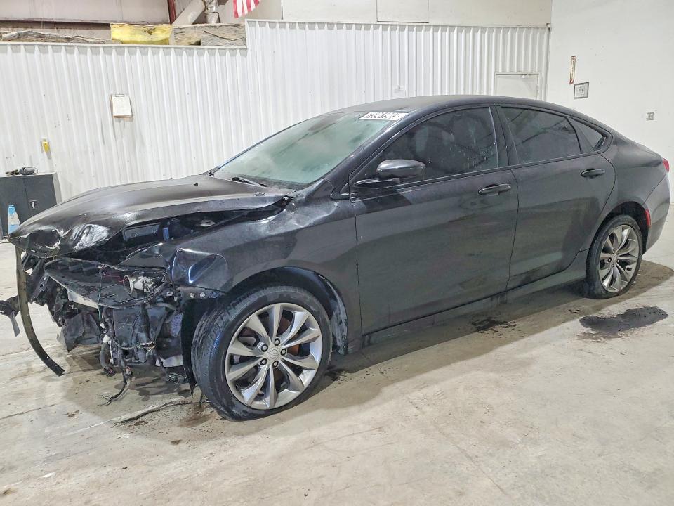 CHRYSLER 200 2015 with VIN 1C3CCCBG2FN582683 - Photo from auction
