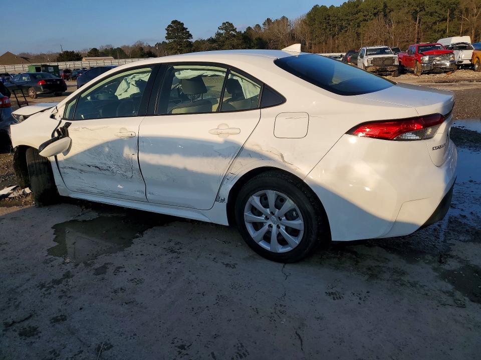 Photo 2 from auction – 2023 TOYOTA COROLLA LE with VIN JTDBCMFE2P3002416