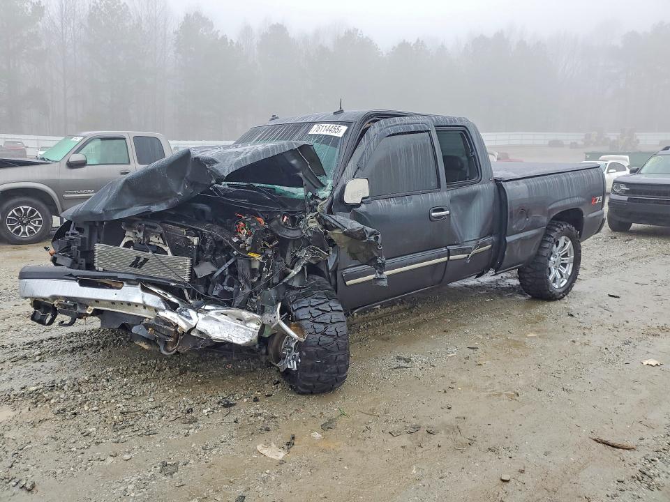 CHEVROLET SILVERADO 2003 with VIN 1GCEK19T73E234064 - Photo from auction