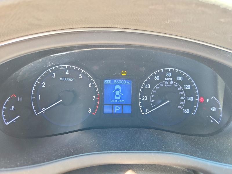 Photo 9 from auction – 2013 HYUNDAI GENESIS with VIN KMHGC4DD0DU251184