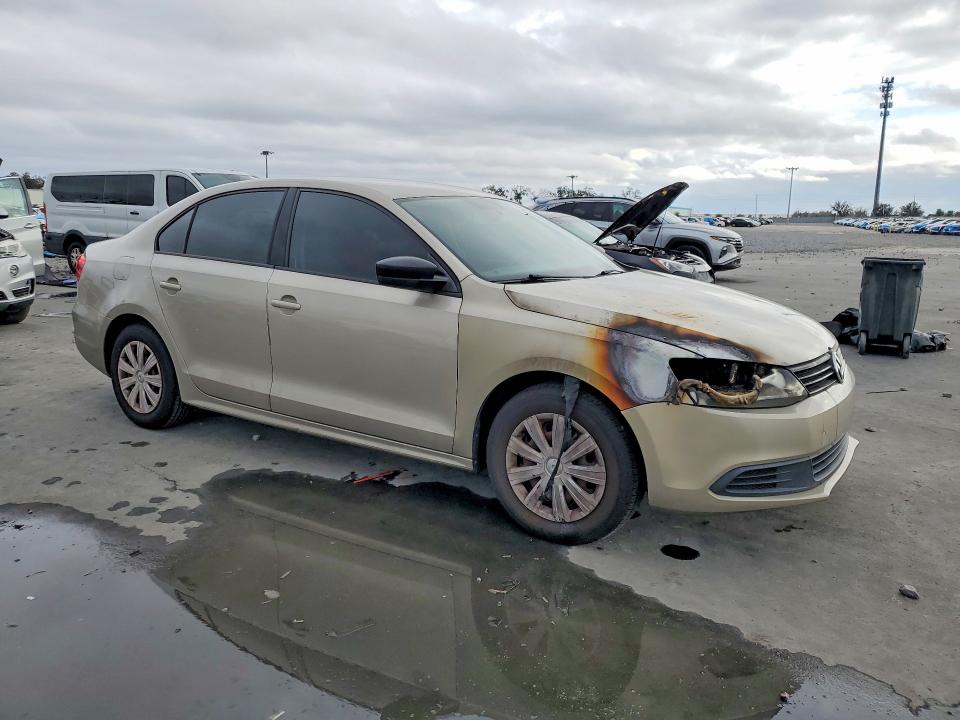 Photo 4 from auction – 2014 VOLKSWAGEN JETTA with VIN 3VW2K7AJ5EM226328