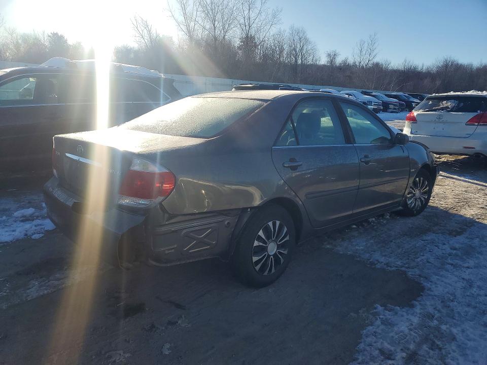 Photo 3 from auction – 2005 TOYOTA CAMRY LE with VIN 4T1BE32K25U982247